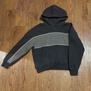 Hollister Co. Men's Boxy Black and Gray Hoodie